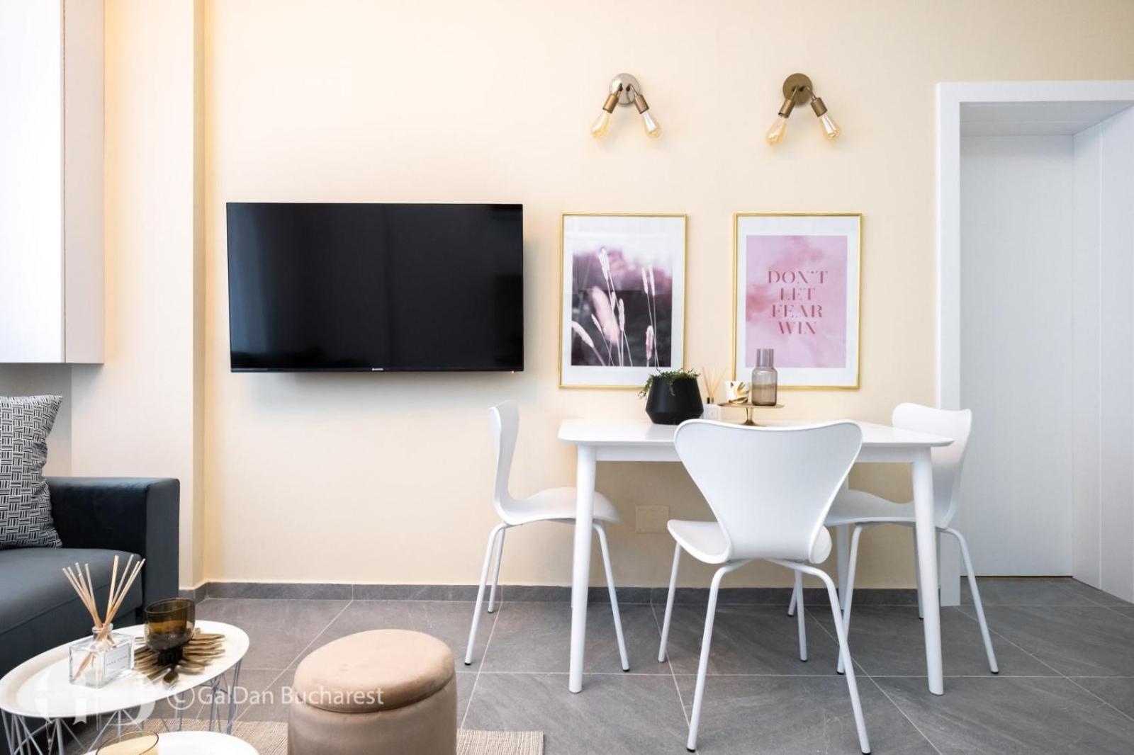 The Loft Luxury Apartments-Near The Park In The City Center Бухарест Екстер'єр фото